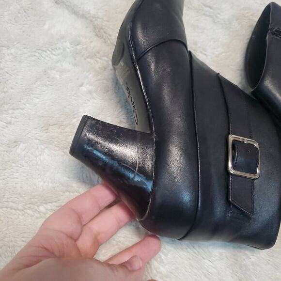 Clarks Black Leather Tige De Cuir Side Zipper Buckle Heeled Ankle Boots Shoe 8 M - Picture 5 of 12